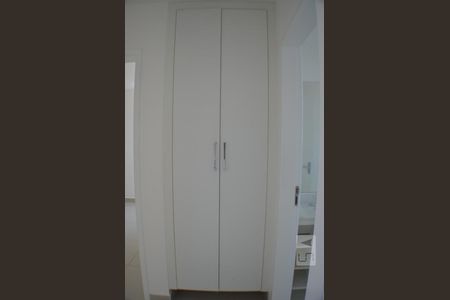 Armário de apartamento para alugar com 2 quartos, 56m² em Jardim Guanabara, Belo Horizonte