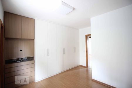 Apartamento à venda com 140m², 3 quartos e 2 vagasSuíte