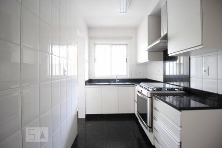 Apartamento à venda com 140m², 3 quartos e 2 vagasCozinha