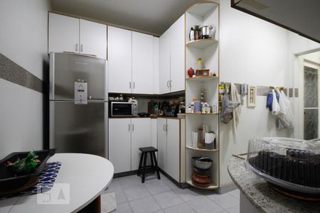 Apartamento à venda com 120m², 3 quartos e 2 vagasCozinha