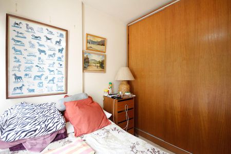 Apartamento à venda com 120m², 3 quartos e 2 vagasQuarto 2