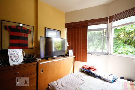 Apartamento à venda com 120m², 3 quartos e 2 vagasQuarto 2