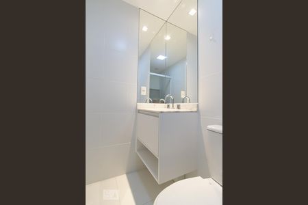 Banheiro Social de apartamento para alugar com 2 quartos, 64m² em Cidade Monções, São Paulo