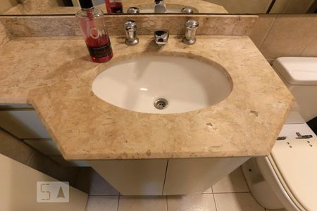 Banheiro de apartamento para alugar com 2 quartos, 66m² em Cambuci, São Paulo