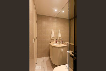 Banheiro de apartamento para alugar com 2 quartos, 66m² em Cambuci, São Paulo