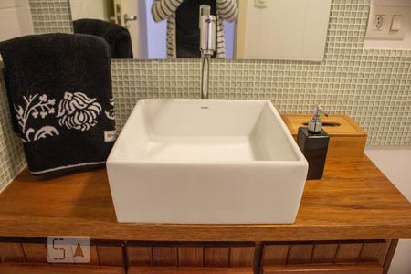 Apartamento à venda com 75m², 3 quartos e 2 vagasdetalhe banheiro