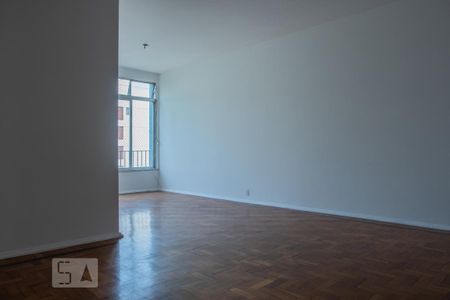 Apartamento para alugar com 135m², 3 quartos e 1 vaga Apartamento para alugar com 135m², 3 quartos e 1 vagaSala