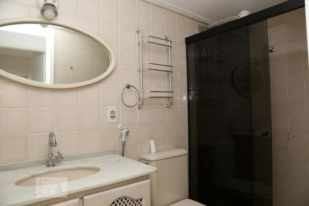 Banheiro de apartamento para alugar com 2 quartos, 52m² em Jardim Taboão, São Paulo