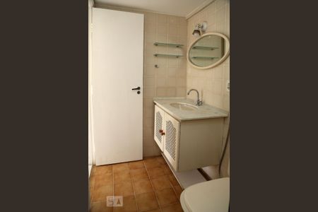 Banheiro de apartamento para alugar com 2 quartos, 52m² em Jardim Taboão, São Paulo