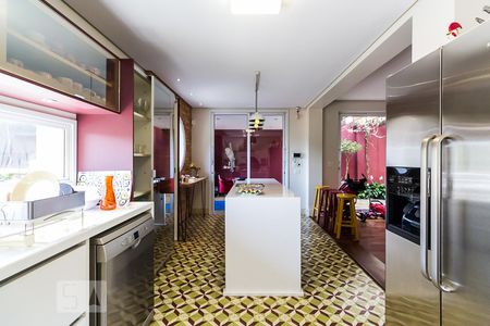 Casa à venda com 500m², 5 quartos e 3 vagasCozinha