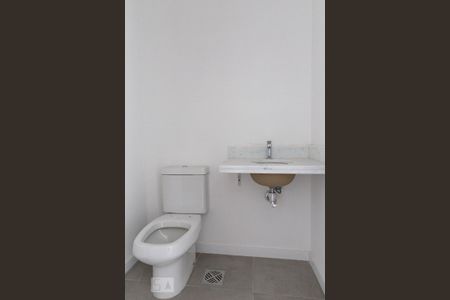 Banheiro de apartamento para alugar com 1 quarto, 61m² em Jardim do Salso, Porto Alegre