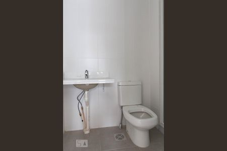 Banheiro da Suíte de apartamento para alugar com 1 quarto, 61m² em Jardim do Salso, Porto Alegre