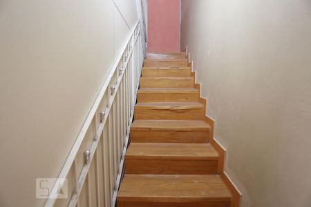 Casa à venda com 174m², 4 quartos e 1 vagaEscadas de acesso