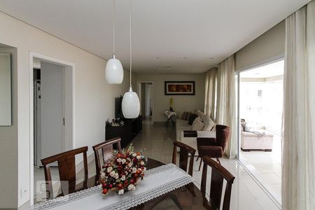 Apartamento para alugar com 124m², 3 quartos e 2 vagasSala