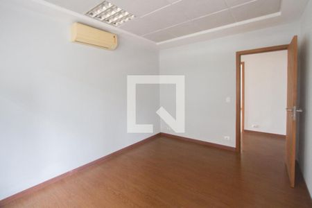 Casa à venda com 272m², 5 quartos e 4 vagasQuarto 5
