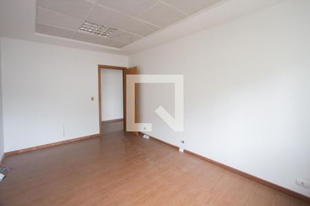 Casa à venda com 272m², 5 quartos e 4 vagasQuarto 2