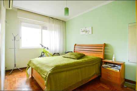 Quarto 2 de apartamento para alugar com 2 quartos, 70m² em Cidade Baixa, Porto Alegre