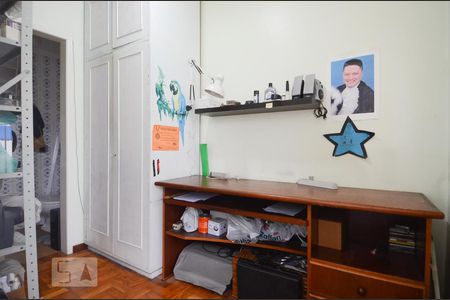 Quarto de Serviço de apartamento para alugar com 2 quartos, 70m² em Cidade Baixa, Porto Alegre