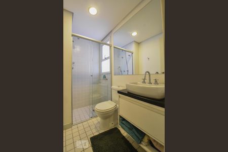 Apartamento para alugar com 136m², 2 quartos e 3 vagas Apartamento para alugar com 136m², 2 quartos e 3 vagasBanheiro Suíte 02