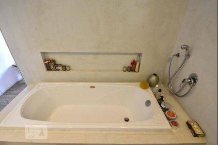 Apartamento para alugar com 136m², 2 quartos e 3 vagas Apartamento para alugar com 136m², 2 quartos e 3 vagasBanheiro Suíte