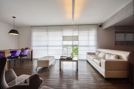Apartamento para alugar com 136m², 2 quartos e 3 vagas Apartamento para alugar com 136m², 2 quartos e 3 vagasSala