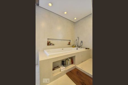 Apartamento para alugar com 136m², 2 quartos e 3 vagas Apartamento para alugar com 136m², 2 quartos e 3 vagasBanheiro Suíte