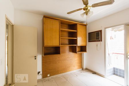 Apartamento à venda com 159m², 4 quartos e 2 vagas Apartamento à venda com 159m², 4 quartos e 2 vagasQuarto 1