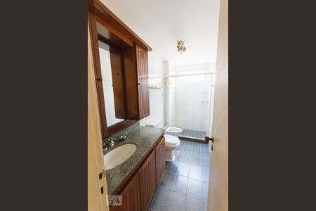 Apartamento à venda com 159m², 4 quartos e 2 vagas Apartamento à venda com 159m², 4 quartos e 2 vagasBanheiro Social