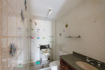 Apartamento à venda com 159m², 4 quartos e 2 vagas Apartamento à venda com 159m², 4 quartos e 2 vagasBanheiro Quarto 4 - Suíte
