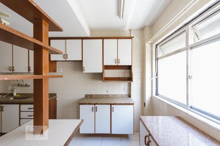 Apartamento à venda com 159m², 4 quartos e 2 vagas Apartamento à venda com 159m², 4 quartos e 2 vagasCozinha