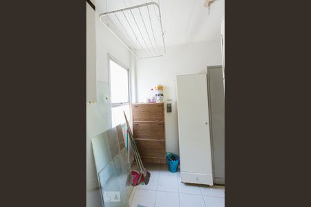 Apartamento à venda com 159m², 4 quartos e 2 vagas Apartamento à venda com 159m², 4 quartos e 2 vagasÁrea de Serviço