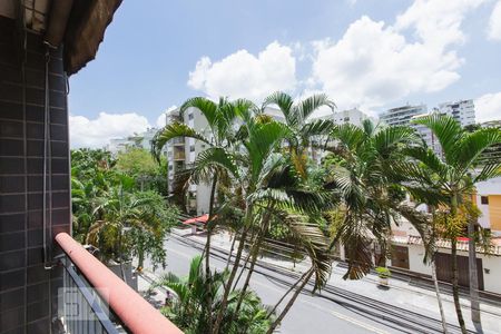 Apartamento à venda com 159m², 4 quartos e 2 vagas Apartamento à venda com 159m², 4 quartos e 2 vagasVista Varanda Quarto 3 e Quarto 4