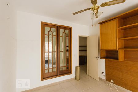 Apartamento à venda com 159m², 4 quartos e 2 vagas Apartamento à venda com 159m², 4 quartos e 2 vagasQuarto 1