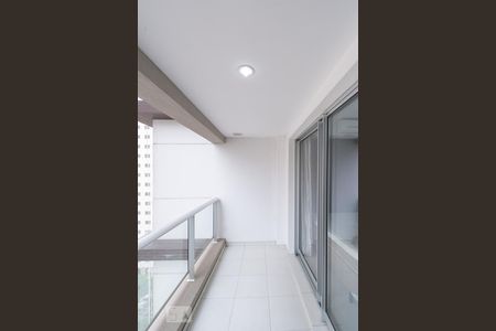 Varanda de kitnet/studio à venda com 1 quarto, 35m² em Brooklin Paulista, São Paulo