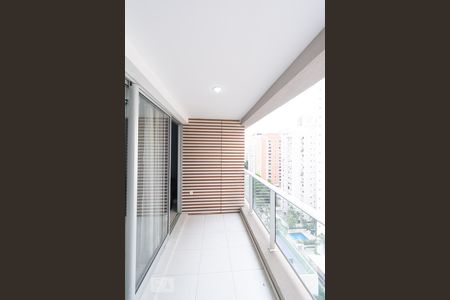 Varanda de kitnet/studio à venda com 1 quarto, 35m² em Brooklin Paulista, São Paulo