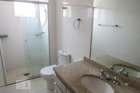 Apartamento à venda com 75m², 2 quartos e 2 vagas Apartamento à venda com 75m², 2 quartos e 2 vagasBanheiro