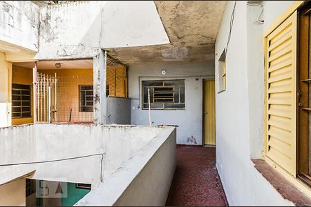 Casa para alugar com 52m², 2 quartos e 1 vagaLateral