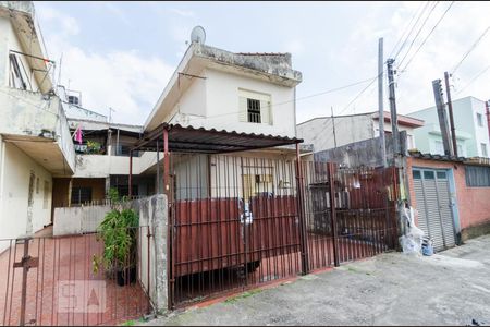 Casa para alugar com 69m², 2 quartos e 1 vaga Casa para alugar com 69m², 2 quartos e 1 vagaFachada