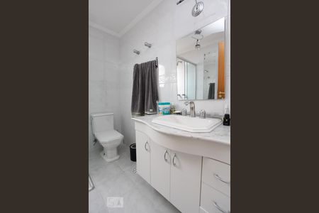 Casa à venda com 306m², 4 quartos e 6 vagasBanheiro Suíte 1