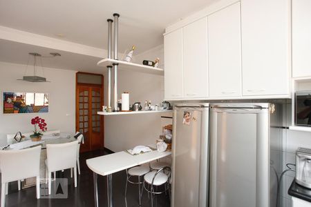 Casa à venda com 306m², 4 quartos e 6 vagasCozinha