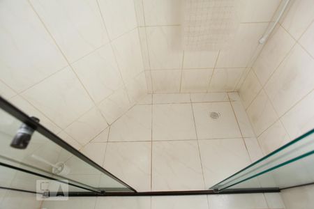 Casa à venda com 306m², 4 quartos e 6 vagasSuíte 2 Banheiro