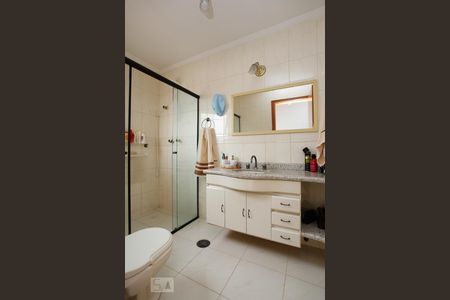 Casa à venda com 306m², 4 quartos e 6 vagasSuíte 2 Banheiro