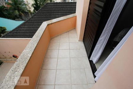 Casa à venda com 306m², 4 quartos e 6 vagasSacada Suíte 1