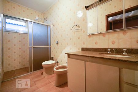 Casa para alugar com 450m², 4 quartos e 5 vagasBanheiro suíte 02