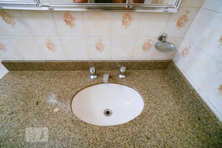 Casa para alugar com 450m², 4 quartos e 5 vagasDetalhe banheiro suíte 02