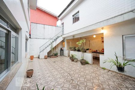 Casa para alugar com 450m², 4 quartos e 5 vagasQuintal