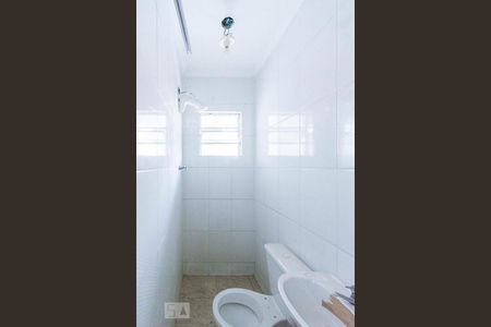 Banheiro de casa para alugar com 2 quartos, 70m² em Jardim das Flores, Osasco