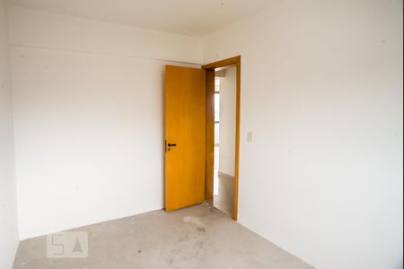 Quarto 1 de apartamento para alugar com 3 quartos, 81m² em Sarandi, Porto Alegre