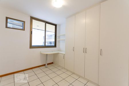 Apartamento para alugar com 122m², 3 quartos e 2 vagasQuarto 2