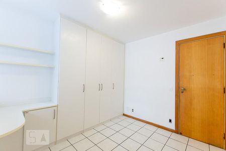 Apartamento para alugar com 122m², 3 quartos e 2 vagasQuarto 2